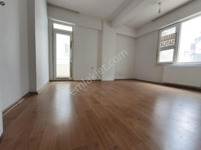 Truva Yağız'dan Tramvaya 450 M Kiralık 64 M² 1+1 Daire