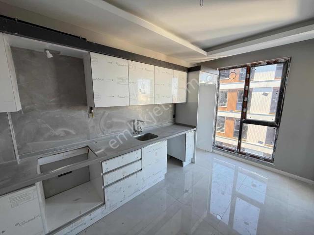 Truva/ Cevat Köse'den Cağaloğlu'na Cephe 2+1 Kiralık