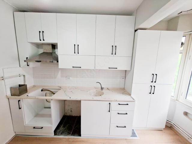 Truva/ Galip Olgun'dan Fener Tramvay Durağı Karşısı Kiralık 2+1