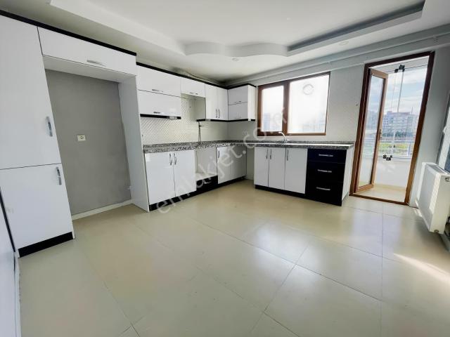 Truva / Onur Gündüzcü'den Cağaloğluna Cephe Geniş Kiralık 3+1