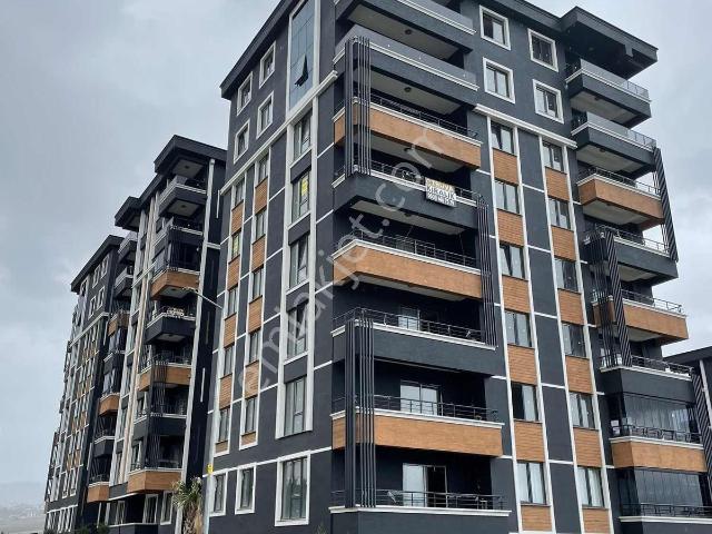 Truva / Onur Gündüzcü'den Havuzlu Sitede Eşyalı Kiralık 1+1