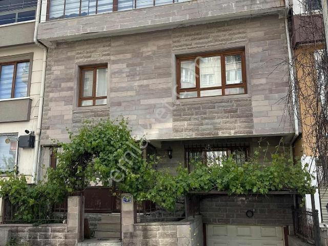 Truva'dan Muhteşem Lokasyon 7 + 2 Villa !
