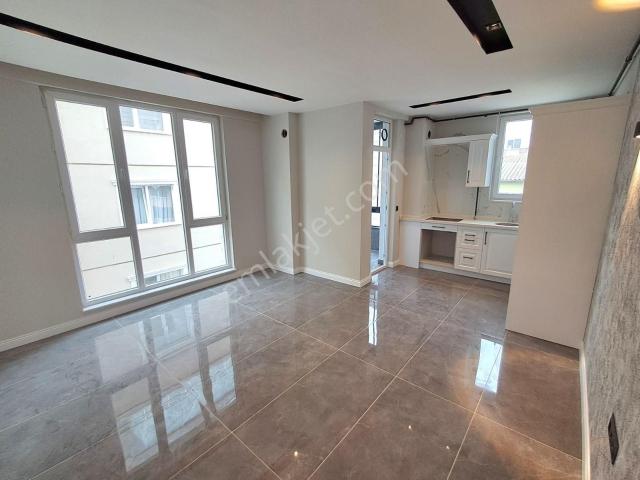 Truva/esenevler/denize Yakın, 3.kat, Cam Balkon, Geniş Lüks 1+1