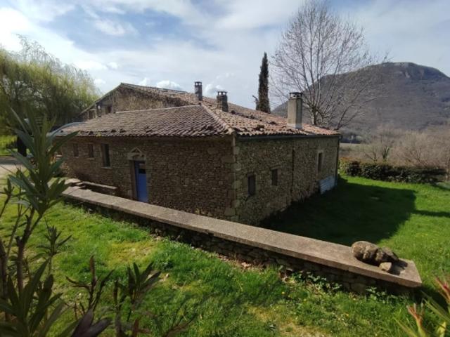 FERME 10611
