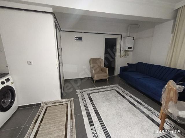 İZZETPAŞA'DA 2+1 EŞYALI BAHÇELİ AYDINLIK KİRALIK DAİRE