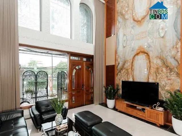 Trung Tâm Bồ Đề, View Hồ Triệu Đô 102m2 7T, MT6m, Sống Sang Bên Lề Phố Cổ Nhỉnh 3x Tỷ