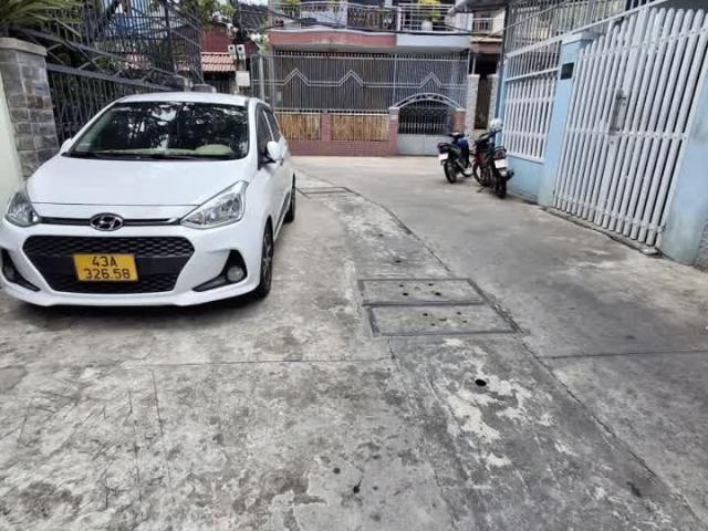 Trung Tâm Hải Châu Gần Sân Bay Nhà 3 Tầng Kiên Cố DT Đất 96M2 Đuwngf Trước Nhà 6M Giá