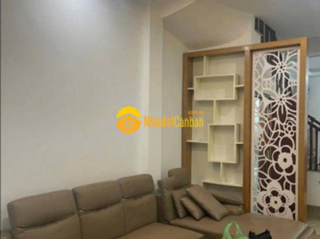 Trung tâm ngọc thuỵ. Nhà đẹp thoáng sáng