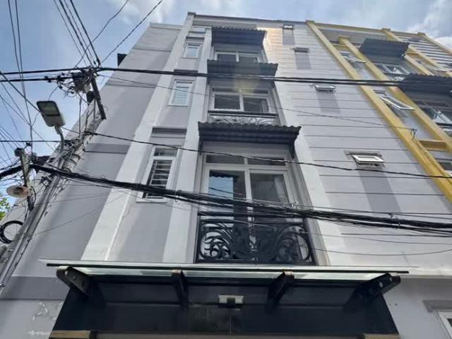 Trung tâm Phú Nhuận, ba mặt hẻm xe hơi tránh, nhà 5 tầng chỉ 8 tỷ