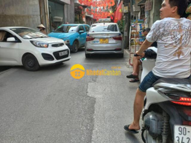Trung tâm quận hoàng mai, diện tích rộng, đường ô tô thông, nhà mới thang máy, kinh doanh