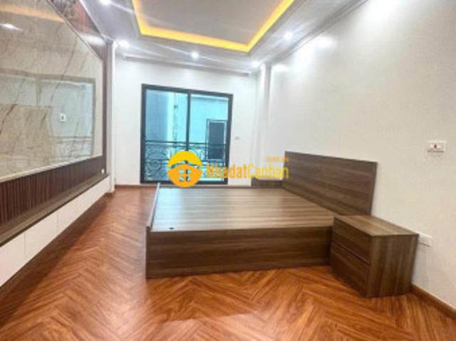 Trung tâm quận hoàng mai, nhà mới 6 tầng thang máy, ô tô đỗ cửa, kinh doanh