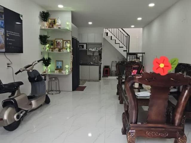 Trung Tâm Tân Phú Hẻm Ô Tô Quay Đầu, Gần Đường Nhà 2 Tầng Đẹp Vào Ở Ngay Full Nội Thất Xịn