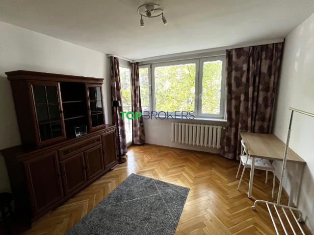 Trzy pokoje z oddzielną kuchnią, balkon