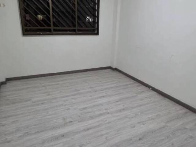 Two common rooms at 408 yishun avenue 6 for rent! Aircon wifi!