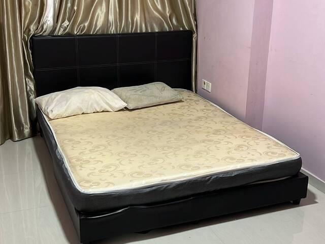 Two common rooms at 868b tampines avenue 8 for rent! Aircon wifi!