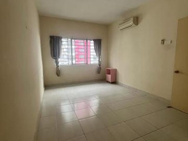 Two Car Park Cheapest Koi Kinrara Puchong near Impian Heights Legian