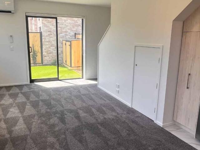 Two bedroom, 2 bathroom townhouse!
