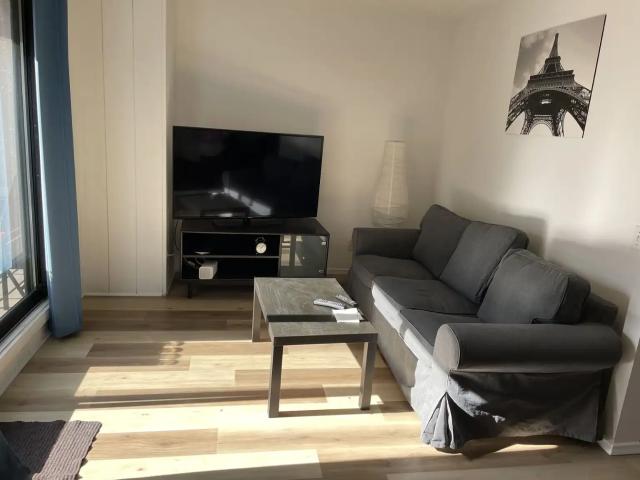 Two bedroom townhouse 3 level w/ small walkout storage located in Oakridge SW