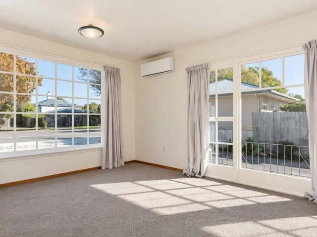 Two Bedroom Townhouse in Prime Burnside Location