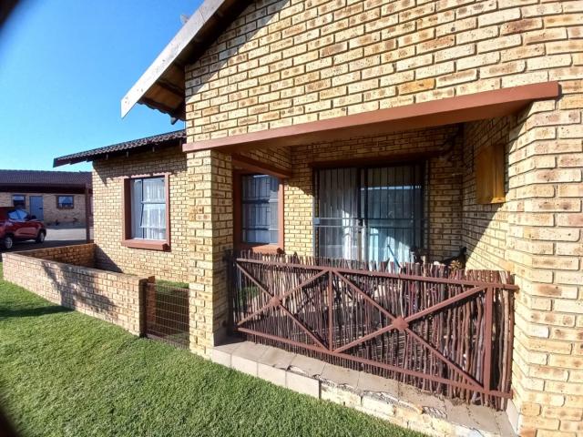 Two Bedroom Townhouse Riversdale Meyerton