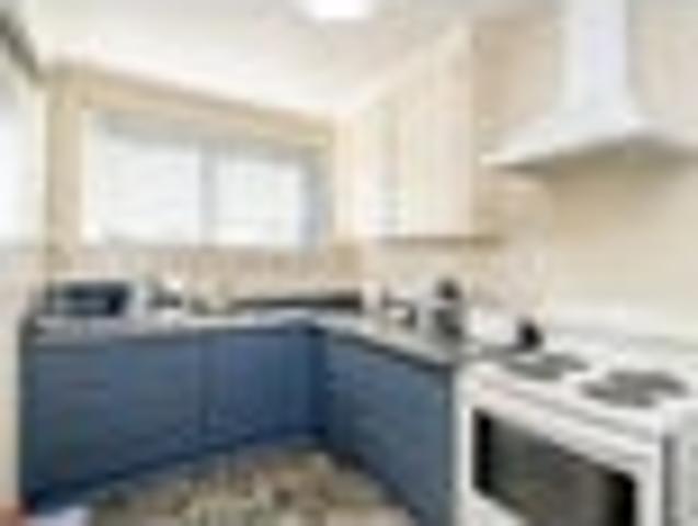 Two Bedroom Unit Close To Town
