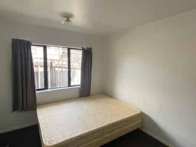Two Bedroom Unit Hamilton Central
