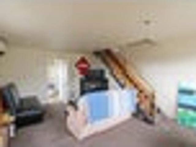 Two bedroom unit handy to town!