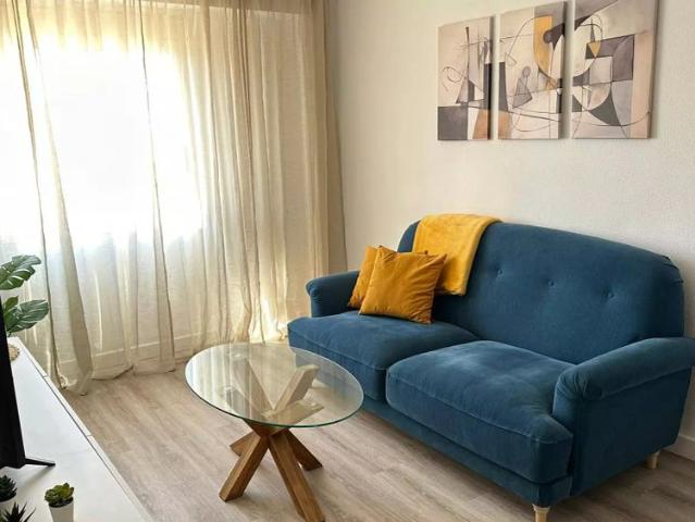 Two bedroom apartment for rent in Valencia