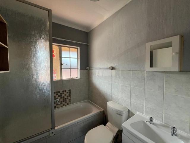 Two bedroom apartment for sale in Wilgeheuwel!