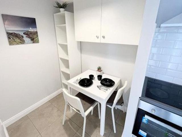 Two bedroom apartment in Drumcondra flat 2