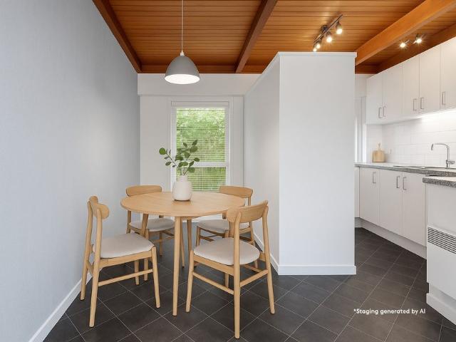 Two bedroom apartment in Fendalton with carport