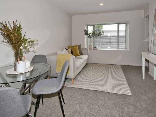 Two bedroom apartment in Waltham