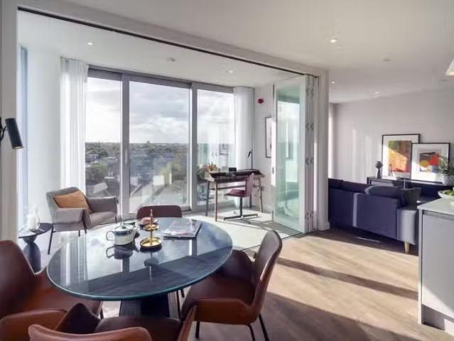Two Bedroom Apartment, The Locks, Charlemont Square, Dublin 2.
