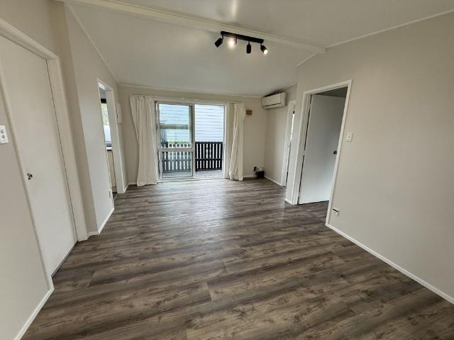 Two bedroom Cottage in Stanmore Bay