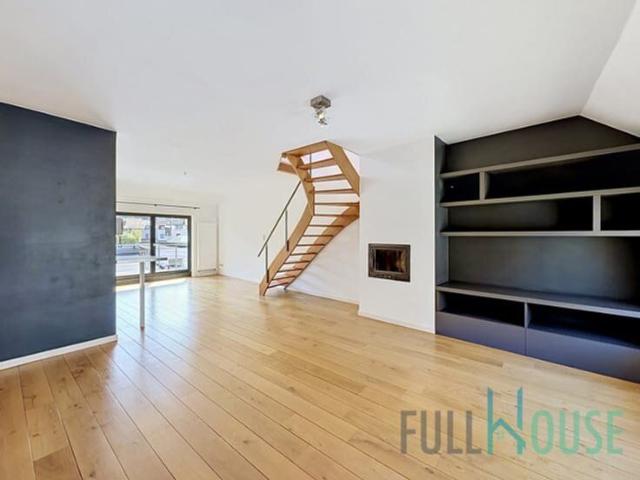 Two bedroom duplex with terrace and parking – Uccle / Globe