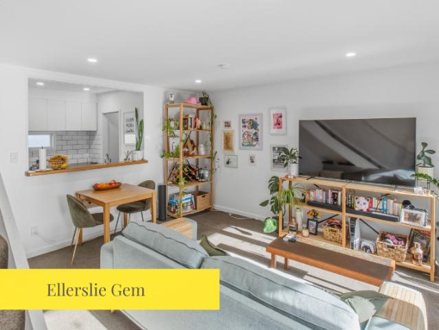 Two bedroom unit in Ellerslie!