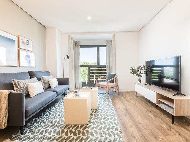 Two bedroom renovated apartment in Sanchinarro