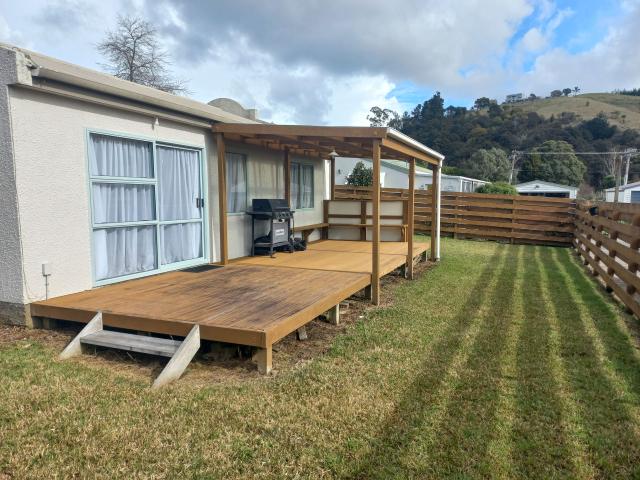Two Bedroom Sunny Townhouse
