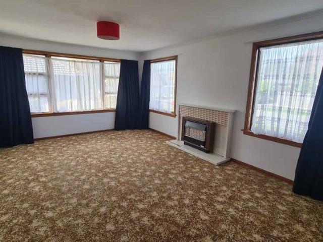 Two Bedroom Sunny Unit Quiet