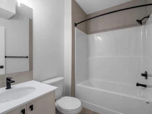 Two Bedroom Suite In Rockland Park