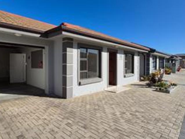 two bedroomed townhouse for long ter.