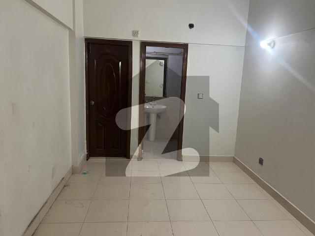 Two Bedrooms Apartment First Floor With Lift Bukhari Commercial Area