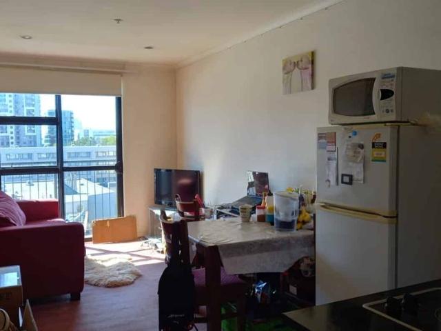 Two bedrooms apartment located on the top of Queen Street