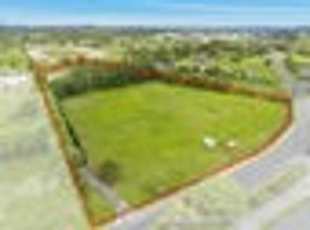 Two Dwellings, Income, Growth + 4ha