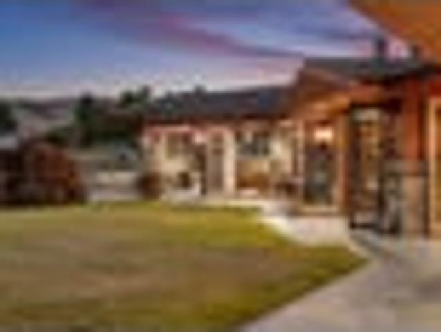 Two Homes, 1.95ha & Spectacular Bannockburn Views