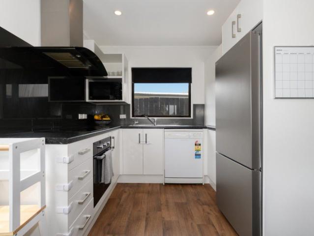 Home + Granny Flat – Vendors Want Offers!