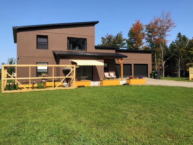 Two or more storey for sale Estrie #QO406