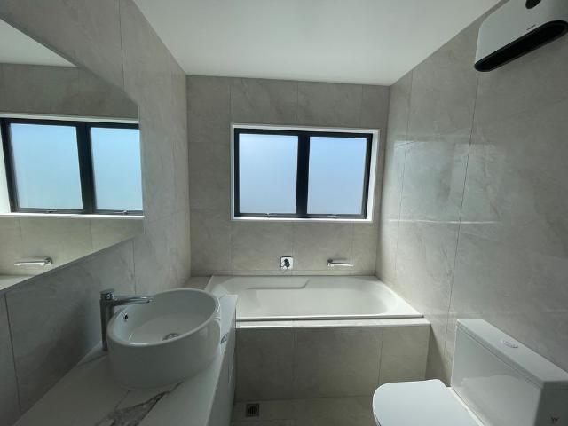 Two Level Townhouse&excl