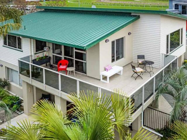 Two storey 3 bedroom home located down the end of a quiet cul de sac