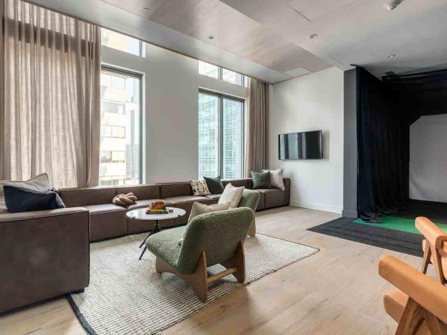Two Park Central Studio Apartment for Rent at 1111 4 St Sw, Calgary, AB T2R 1N2 Beltline